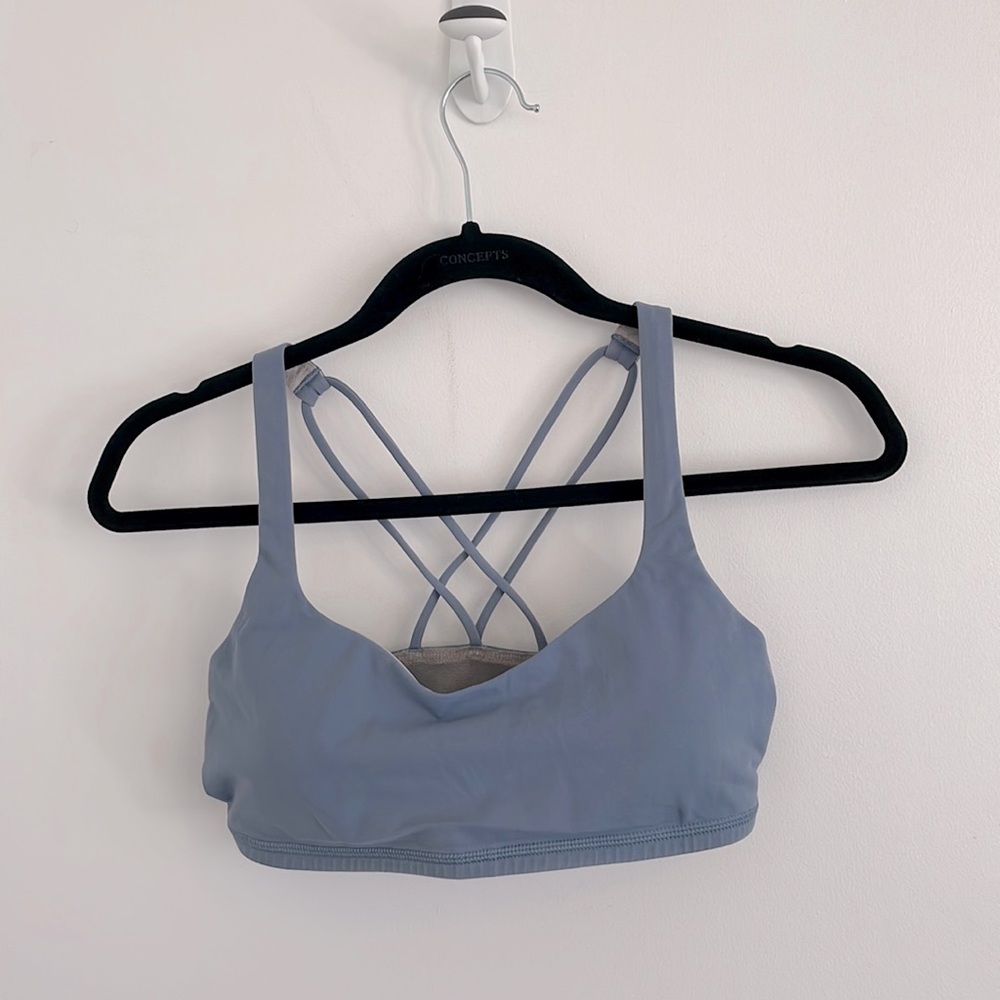 Lululemon free to be sports bra